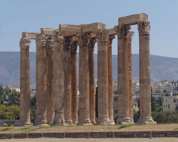 Alter griechischer tempel der olympischen zeus, athens — Stockfoto