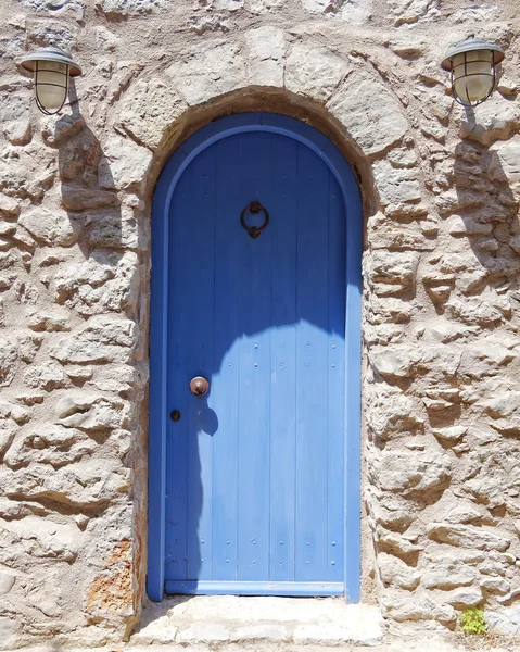 Middeleeuws huis blauwe deur, chios eiland — Stockfoto