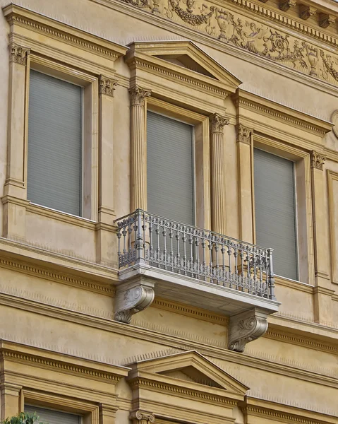 Détail classique du bâtiment — Photo