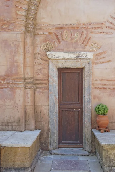 Kapı ve saksı — Stok fotoğraf