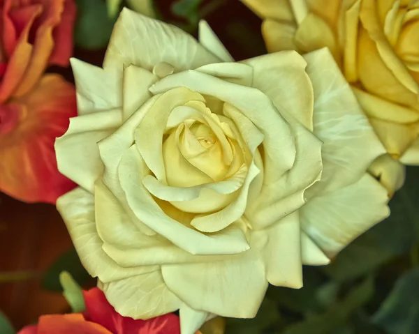 Falsa flor de rosa amarilla hecha a mano — Foto de Stock