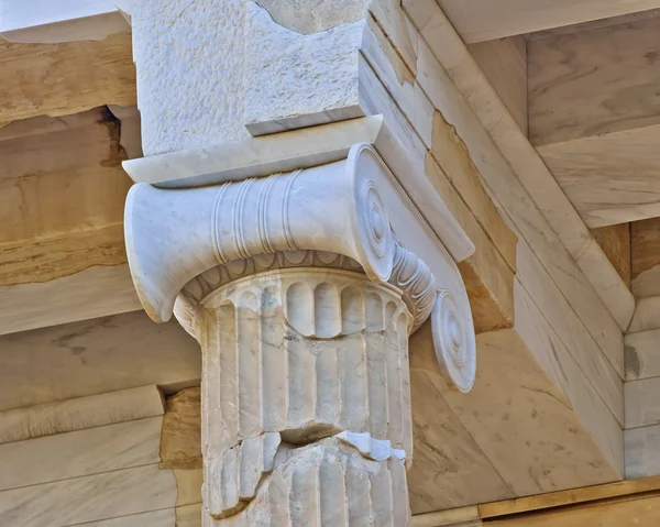 Oude Griekse kolom kapitaal detail — Stockfoto