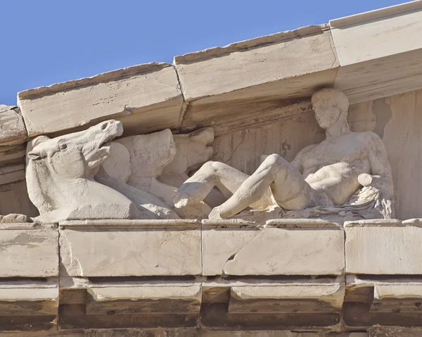 帕台农神庙西部山前细节、 马头和狄俄尼索斯 — 图库照片