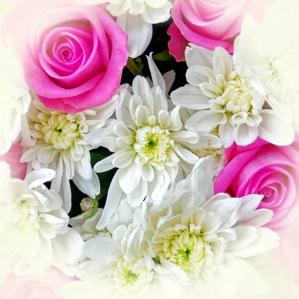 Violette Rosen Und Weiße Chrysanthemen Strauß Ansicht Von Oben Nahaufnahme — Stockfoto