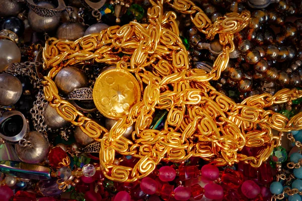 Συλλογή Από Χρυσά Κοσμήματα Μόδας Top View Close — Φωτογραφία Αρχείου
