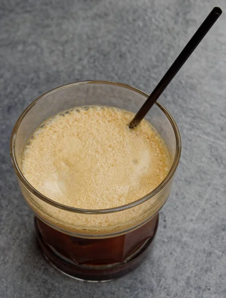 Vidrio Café Espresso Helado Estilo Griego Sobre Fondo Granito Gris — Foto de Stock