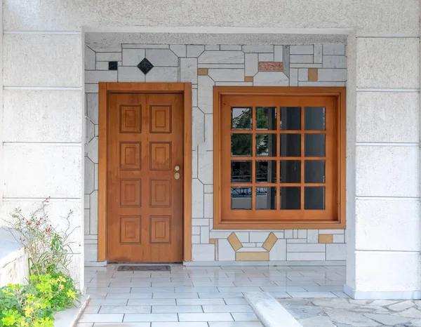 Classic Design Home Entrance Natural Wood Door Window — Stockfoto