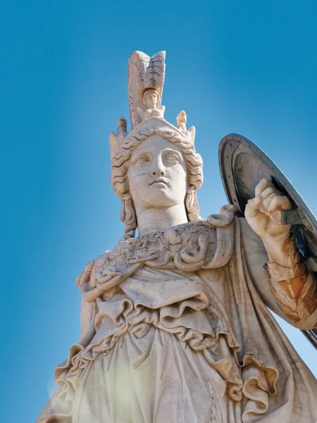 Atenas Estatua Antigua Del Mármol Diosa Bajo Fondo Azul Del — Foto de Stock