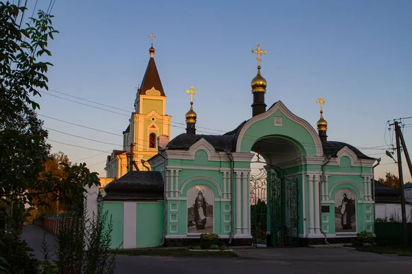 Браилов Украина 2020 Свято Троицкий Монастырь Вечерние Солнечные Лучи Перед — стоковое фото