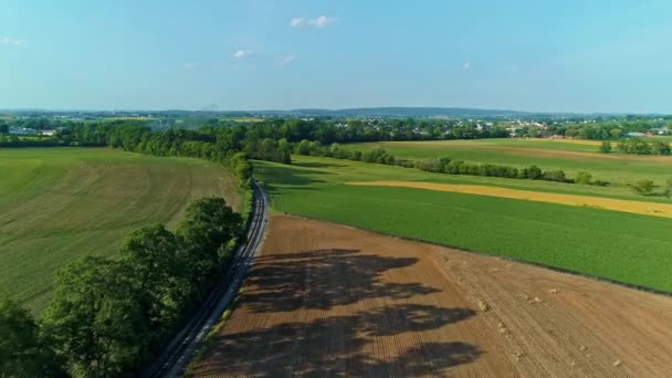 Pensilvanya Nın Kırsal Kesiminde Bir Hava Manzarası Tek Bir Tren — Stok video