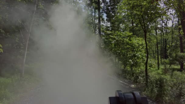 Gőzmozdony Kilátása Előtt Tehénfogóból Ahogy Mozdony Lassan Hátrál — Stock videók