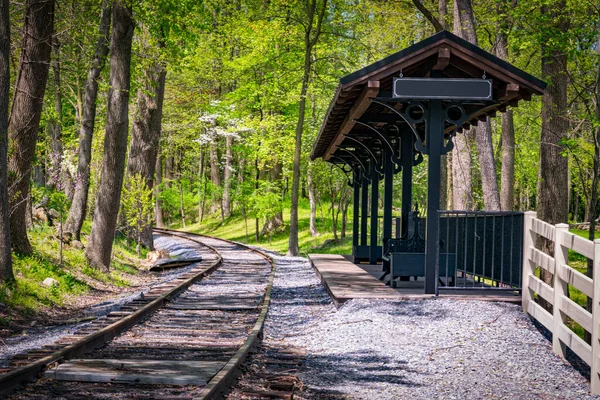 Vista de uma Pequena Estação Ferroviária no Meio da América Rural — Fotografia de Stock