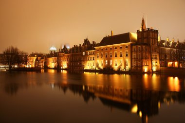 Hollanda Parlamentosu, gece