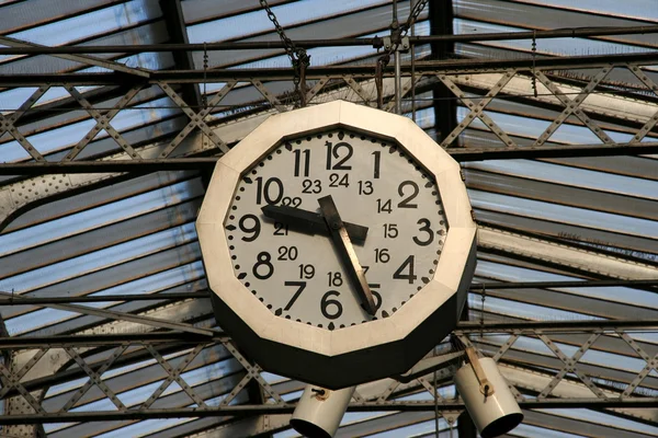 鉄道駅の時計 — ストック写真