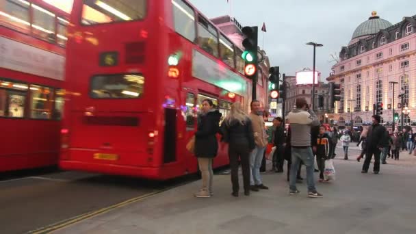 Piccadilly circus verkeer — Stockvideo