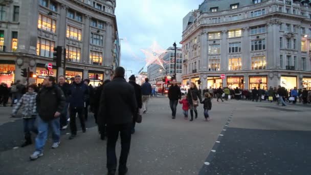 Compras em Oxford Street, Londres, Reino Unido — Vídeo de Stock