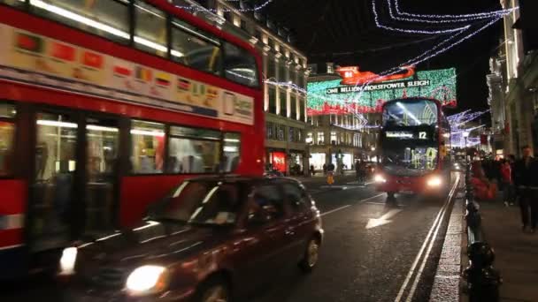 Regent Street en Londres en Navidad — Vídeos de Stock