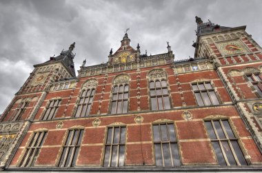 Amsterdam tren istasyonu