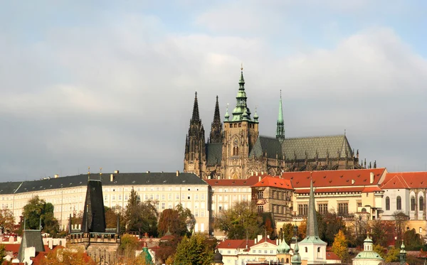 Kastil Praha dan Katedral — Stok Foto