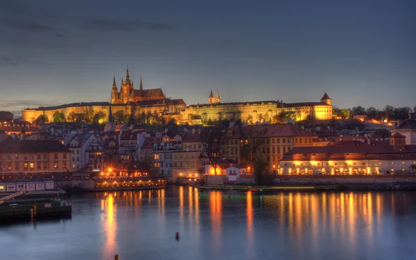 Praga à noite — Fotografia de Stock