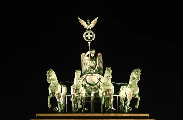 Brandenburger tor bei Nacht — Stockfoto