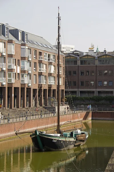 Dusseldorf Boat — Stock Photo, Image