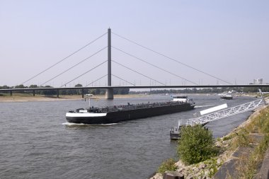 Oberkasseler bridge içinde dusseldorf