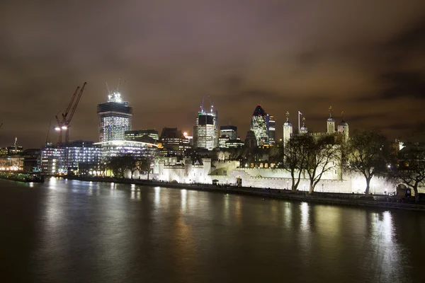 Torre de Londres no crepúsculo — Fotografia de Stock