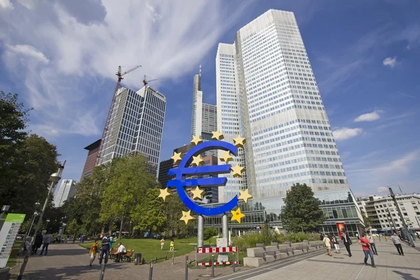 Eurosymbool in frankfurt, Duitsland — Stockfoto