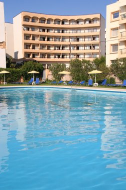 Otel yüzme havuzu