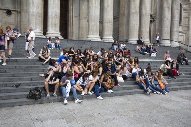 Genç turist