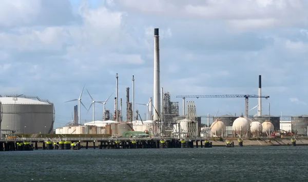 Windmolens nl olieindustrie — Stockfoto