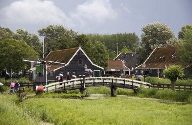 Hollanda'da zaanse Schans'a turist