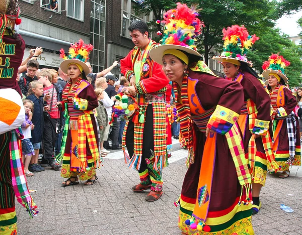 Танцоры Перу на карнавале — стоковое фото