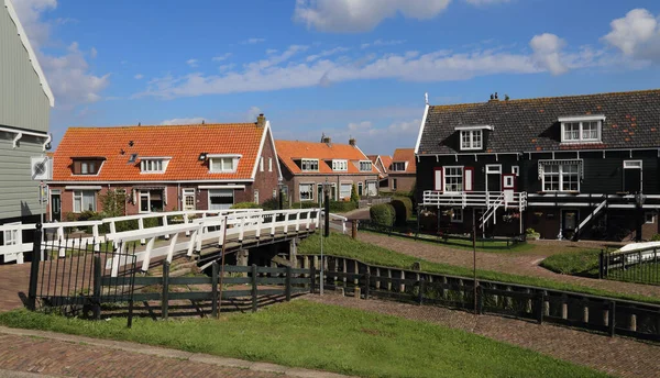 Historische Huizen Voetgangersbrug Het Oude Vissersdorp Marken Nederland — Stockfoto