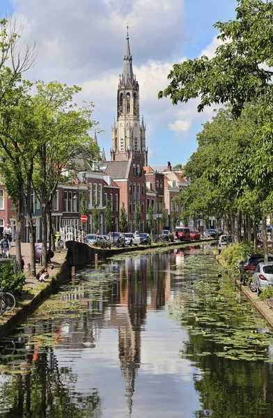 Delft Niederlande Juni 2019 Historischer Kirchturm Und Seine Spiegelung Einem — Stockfoto
