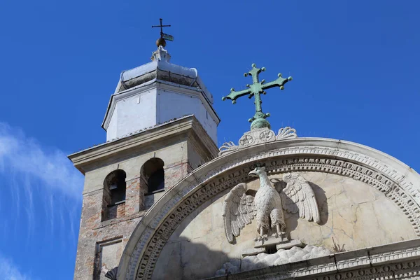 Old Church Cross Sculptured Eagle Venice Italy — 스톡 사진