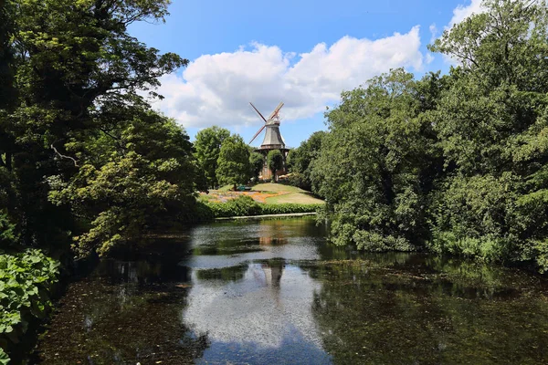 Historische Windmolen Vijver Een Stadspark Bremen Duitsland — Stockfoto