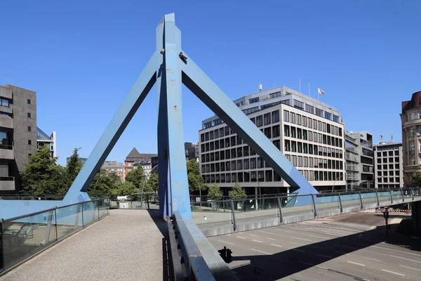 Arquitetura Moderna Ponte Pedonal Prédio Escritórios Hamburgo Alemanha — Fotografia de Stock