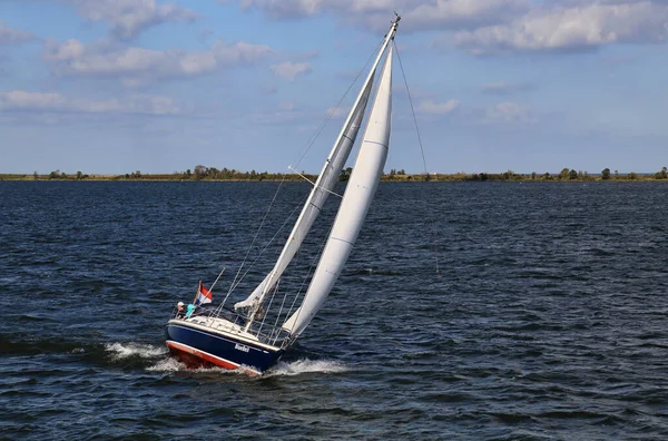 Volendam Niederlande September 2019 Segelboot Mit Niederländischer Flagge Auf Dem — Stockfoto
