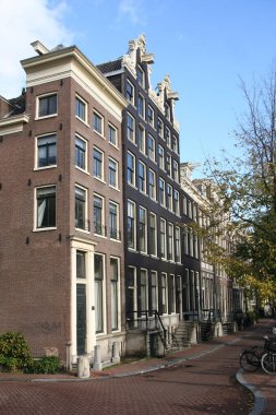 amsterdam Caddesi'nde tarihi evleri