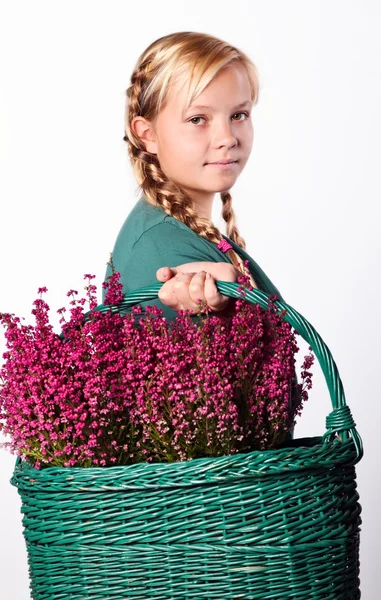 Portret młodej, pięknej nastolatki — Zdjęcie stockowe