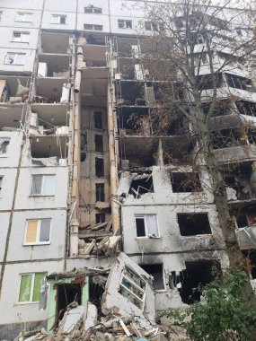 Harkov Saltovka şehrinin Ukrayna bölgesi, savaşın ilk günlerinden itibaren Rusya ile yapılan bombardıman sonrasında zarar gördü.