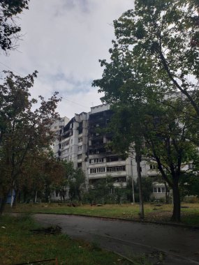 Ukrayna 'daki savaş, Harkov' u Yıkmak, Ukrayna 'daki evler, yanmış evler, Ukrayna savaşı, bombardıman sonrası, boş bölge, çatışmalar sonrası