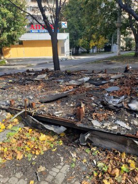 Ukrayna 'daki savaş, Harkov' u Yıkmak, Ukrayna 'daki evler, yanmış evler, Ukrayna savaşı, bombardıman sonrası, boş bölge, çatışmalar sonrası