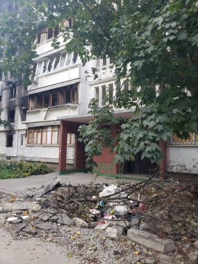 Ukrayna 'daki savaş, Harkov' u Yıkmak, Ukrayna 'daki evler, yanmış evler, Ukrayna savaşı, bombardıman sonrası, boş bölge, çatışmalar sonrası