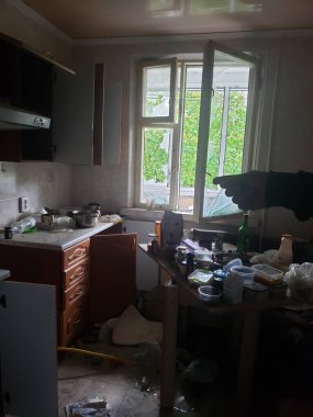 Ukrayna 'daki savaş, Harkov' u Yıkmak, Ukrayna 'daki evler, yanmış evler, Ukrayna savaşı, bombardıman sonrası, boş bölge, çatışmalar sonrası