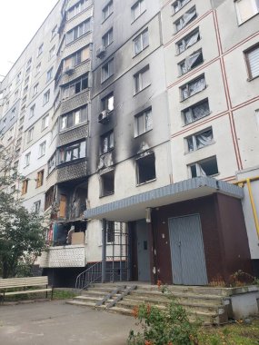 Ukrayna 'daki savaş, Harkov' u Yıkmak, Ukrayna 'daki evler, yanmış evler, Ukrayna savaşı, bombardıman sonrası, boş bölge, çatışmalar sonrası