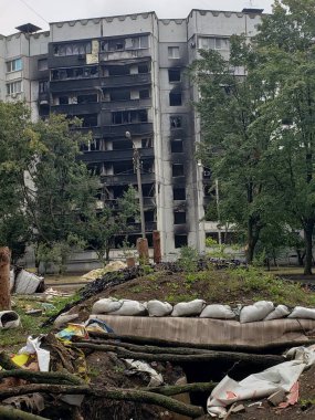 Ukrayna 'daki savaş, Harkov' u Yıkmak, Ukrayna 'daki evler, yanmış evler, Ukrayna savaşı, bombardıman sonrası, boş bölge, çatışmalar sonrası