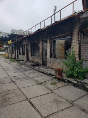 Ukrayna 'daki savaş, Harkov' u Yıkmak, Ukrayna 'daki evler, yanmış evler, Ukrayna savaşı, bombardıman sonrası, boş bölge, çatışmalar sonrası